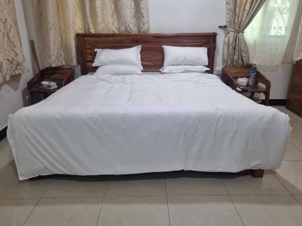 64 Zenj House Luxury Airport B&B Mbweni Extérieur photo