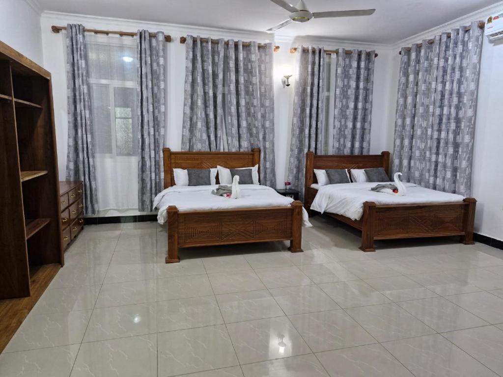 64 Zenj House Luxury Airport B&B Mbweni Extérieur photo