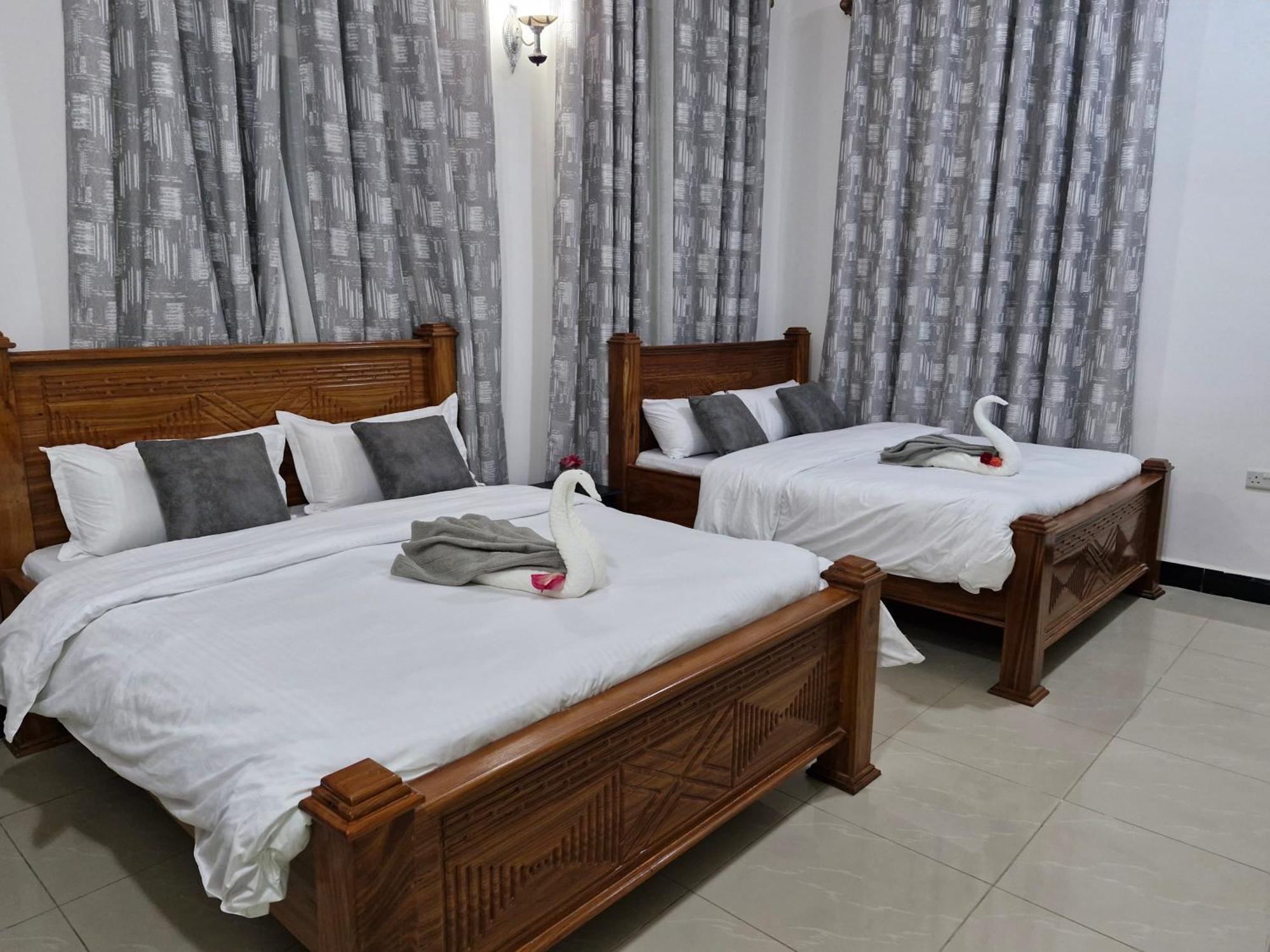 64 Zenj House Luxury Airport B&B Mbweni Extérieur photo