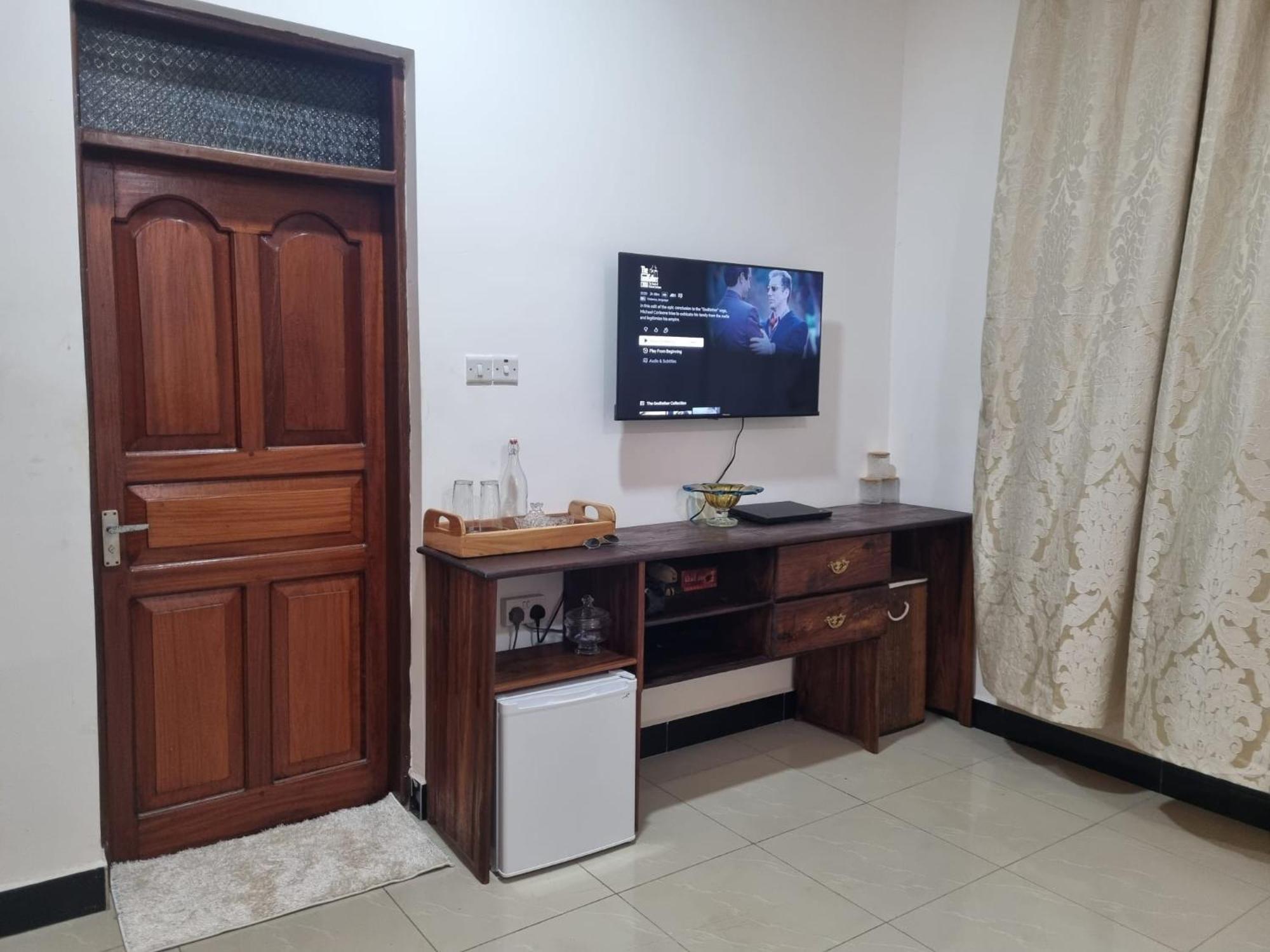 64 Zenj House Luxury Airport B&B Mbweni Extérieur photo