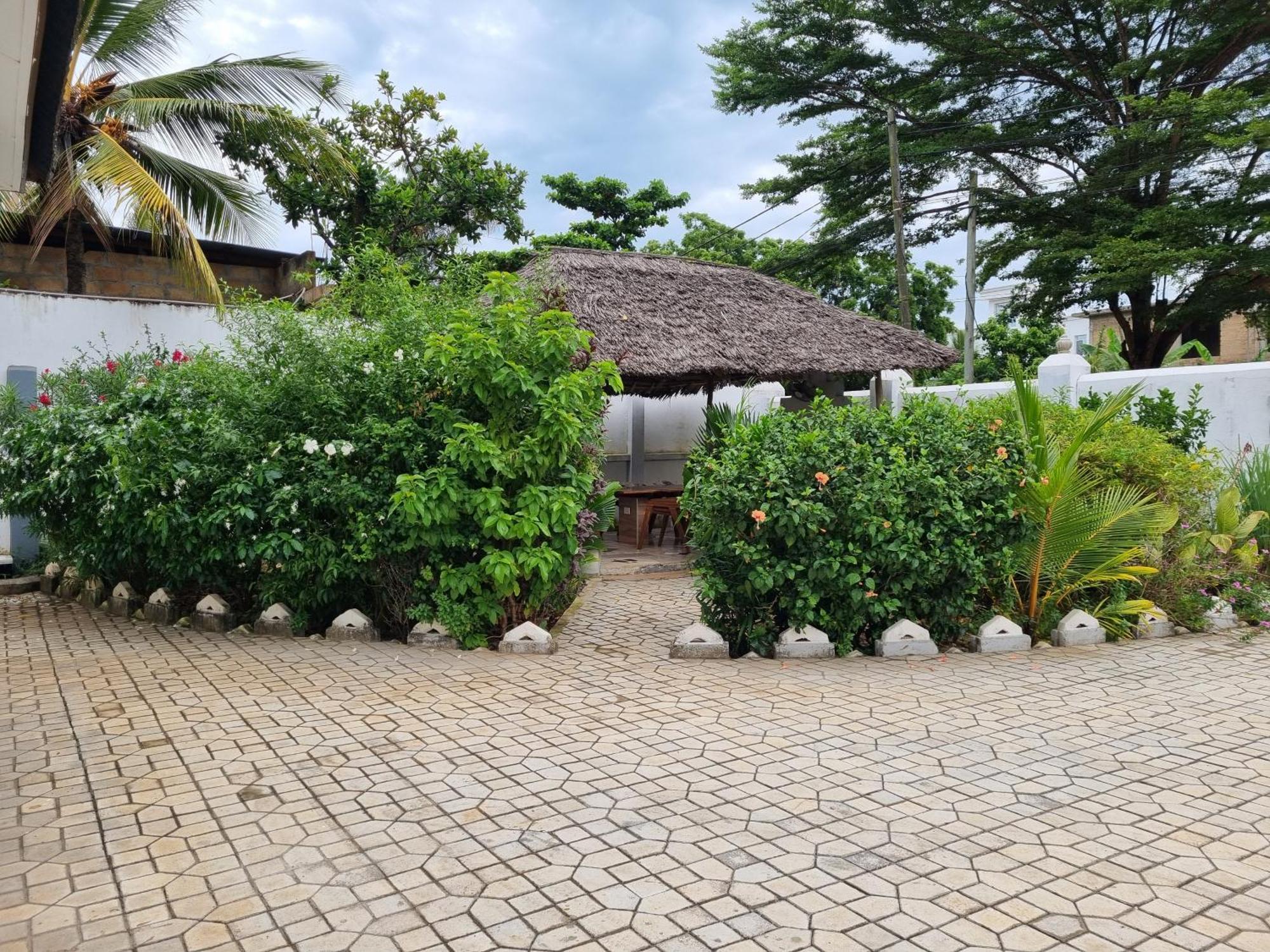 64 Zenj House Luxury Airport B&B Mbweni Extérieur photo
