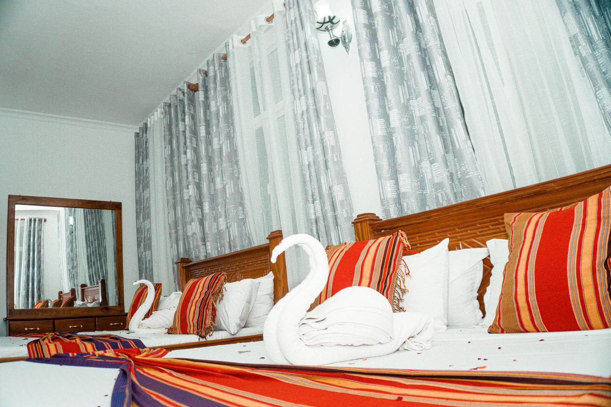 64 Zenj House Luxury Airport B&B Mbweni Extérieur photo