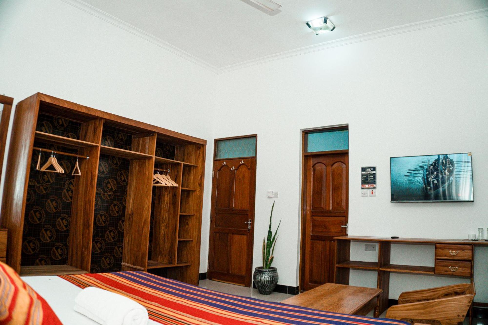 64 Zenj House Luxury Airport B&B Mbweni Extérieur photo