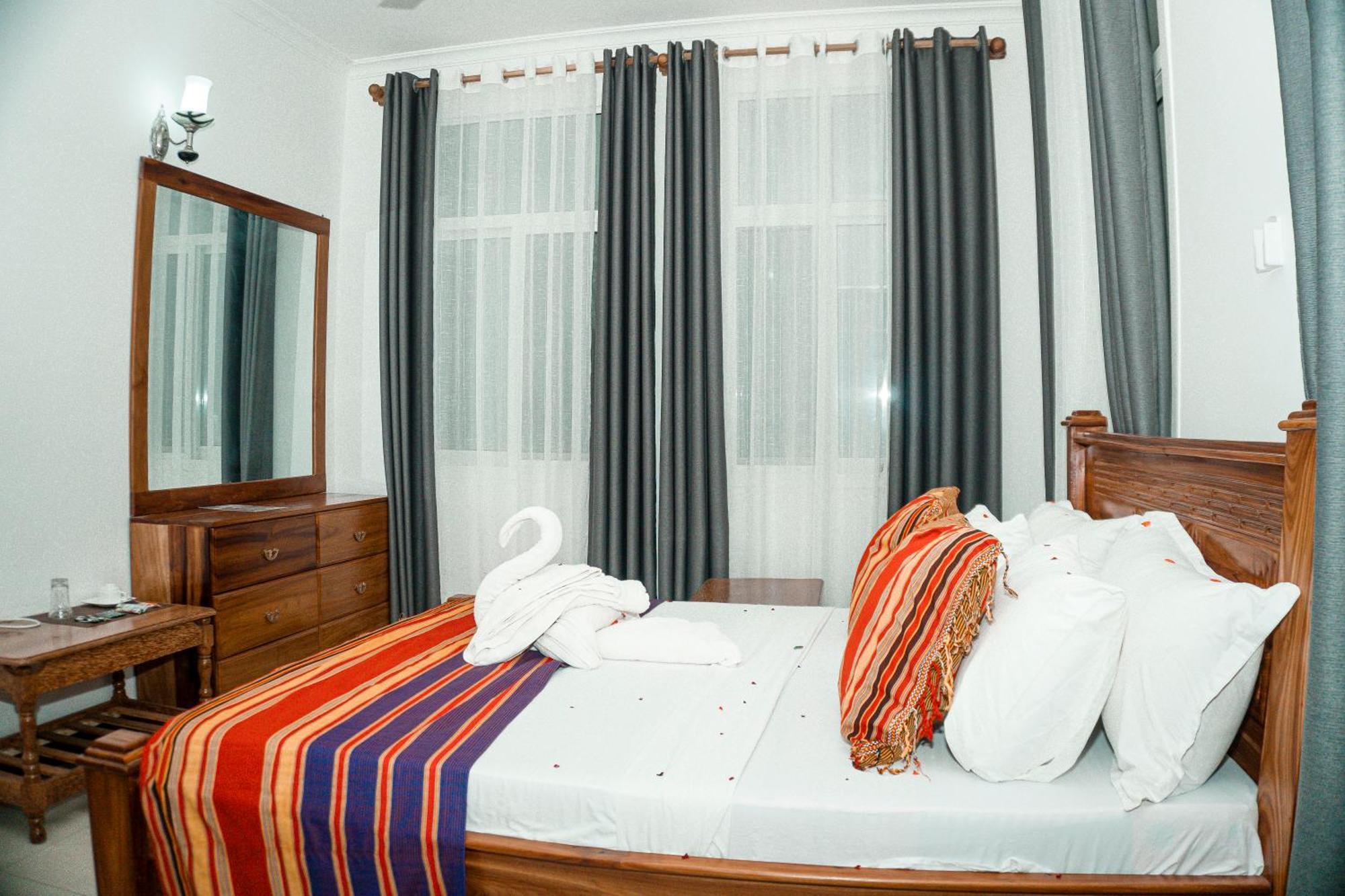 64 Zenj House Luxury Airport B&B Mbweni Extérieur photo