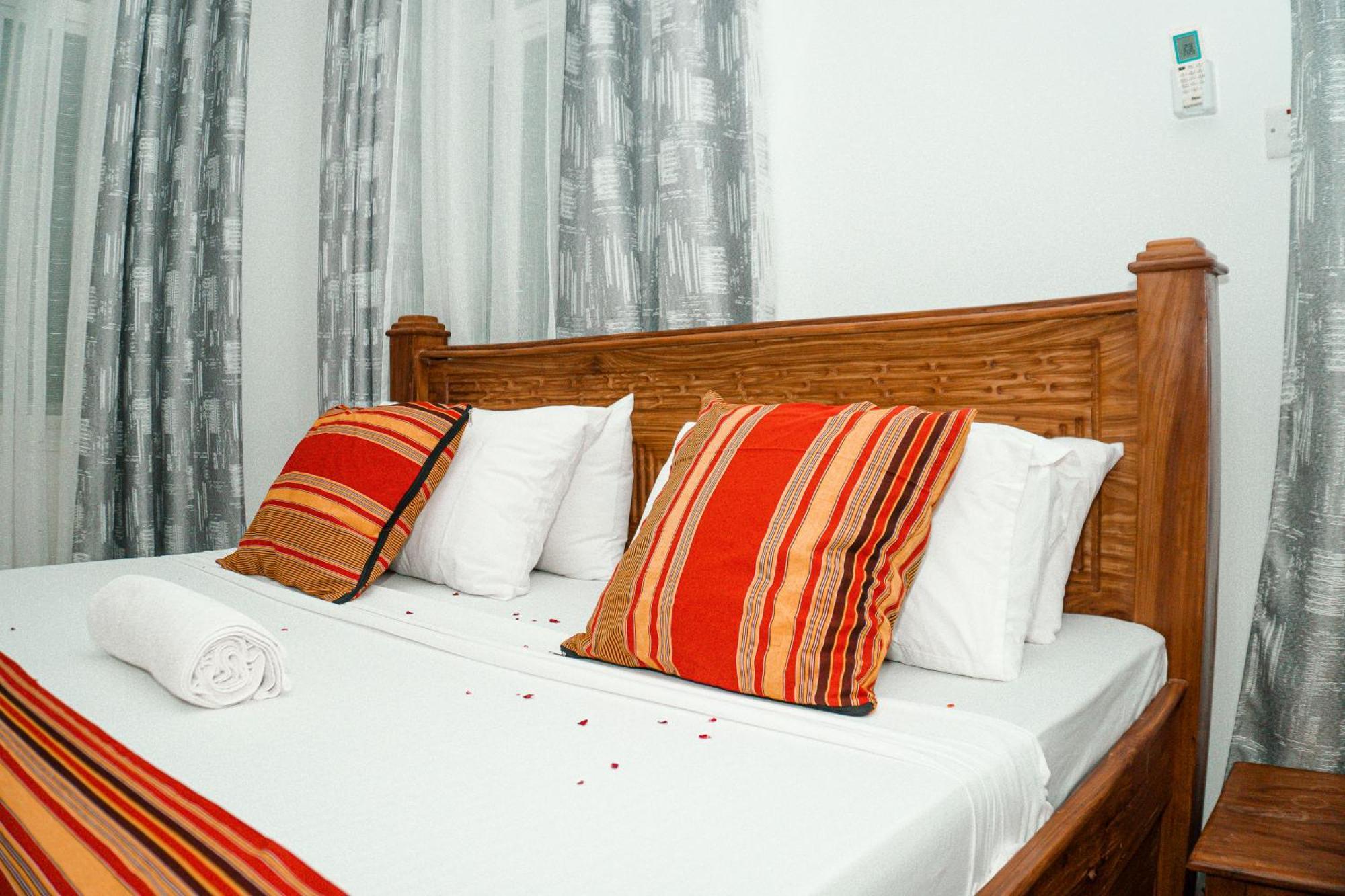 64 Zenj House Luxury Airport B&B Mbweni Extérieur photo