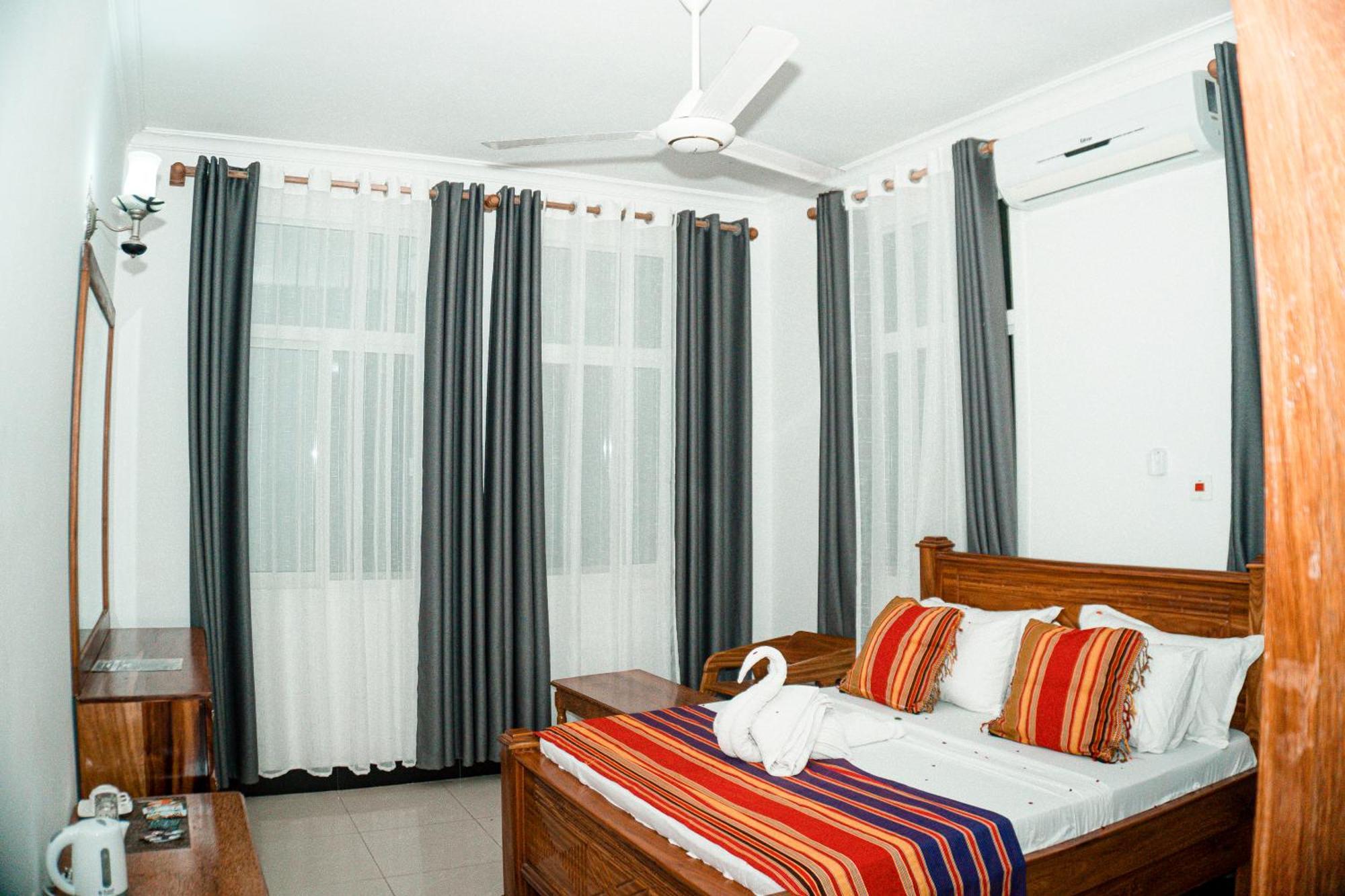 64 Zenj House Luxury Airport B&B Mbweni Extérieur photo
