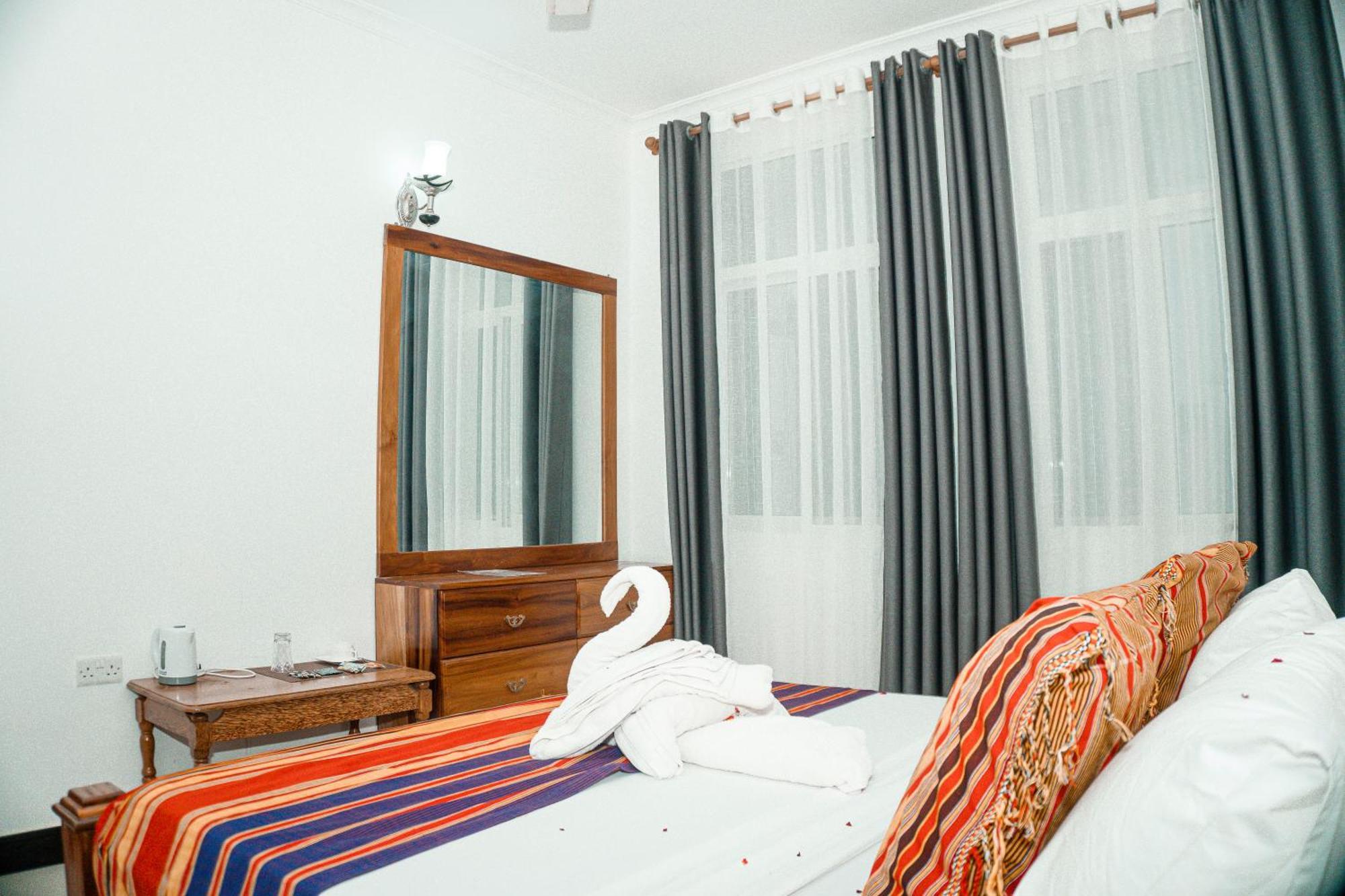 64 Zenj House Luxury Airport B&B Mbweni Extérieur photo