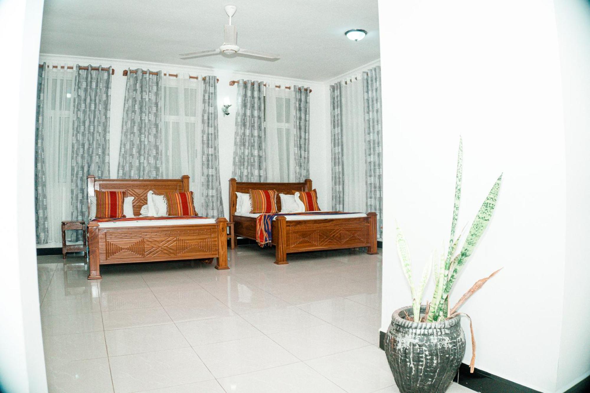 64 Zenj House Luxury Airport B&B Mbweni Extérieur photo